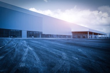 Modern fabrika binaları ve depoları