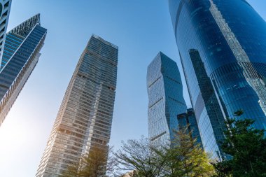 Kentsel modern mimari ve sokak manzarası