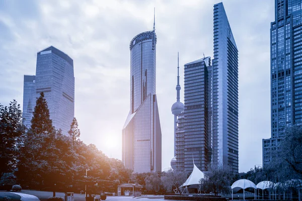 Clădire Birouri Districtul Afaceri Lujiazui Din Shanghai Blu — Fotografie, imagine de stoc