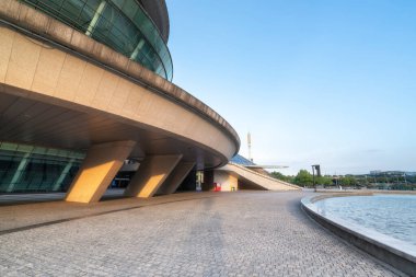 Hangzhou Finans Bölgesi Plaza ve peyzaj silüeti