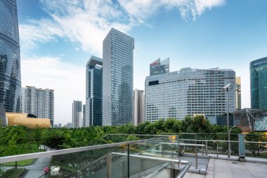 Lujiazui Finansal Mesafe 'nin sokak ve ofis binası.