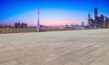 modern ufuk çizgisi ve boş yol