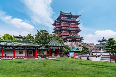 Lijiang Nehri 'nin yanındaki antik bina, Nanchang Tengwan