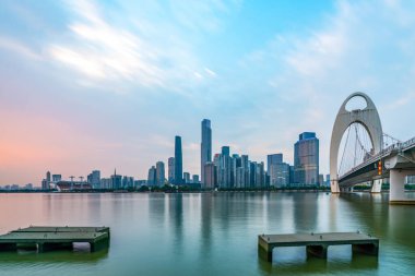 Guangzhou 'nun Güzel Şehir Mimarisi Skyline