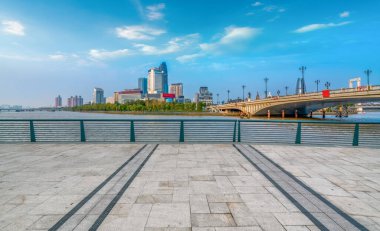 Kentsel modern mimari manzara ve meydan