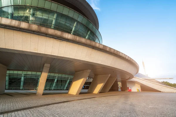Hangzhou Finans Bölgesi Plaza ve peyzaj silüeti
