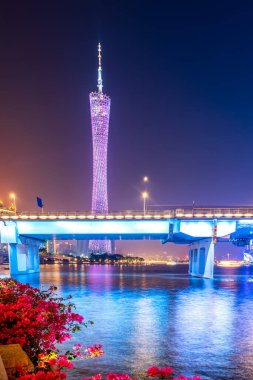 Guangzhou şehir gecesi ve mimari manzara silueti