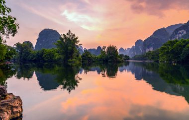 Guilin 'in Güzel Manzarası ve Doğal Manzarası