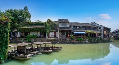 Zhejiang Provinc antik kasabalarında nehirler ve antik evler