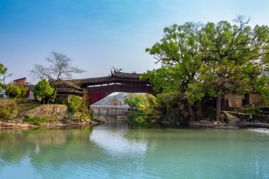 Zhejiang ilindeki Antik Taishun Lounge Köprüsü, Çin