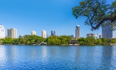 Ningbo Yuehu Parkı 'nda eski evler