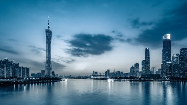 Guangzhou Şehri Skyline ve Mimari Gece Manzarası