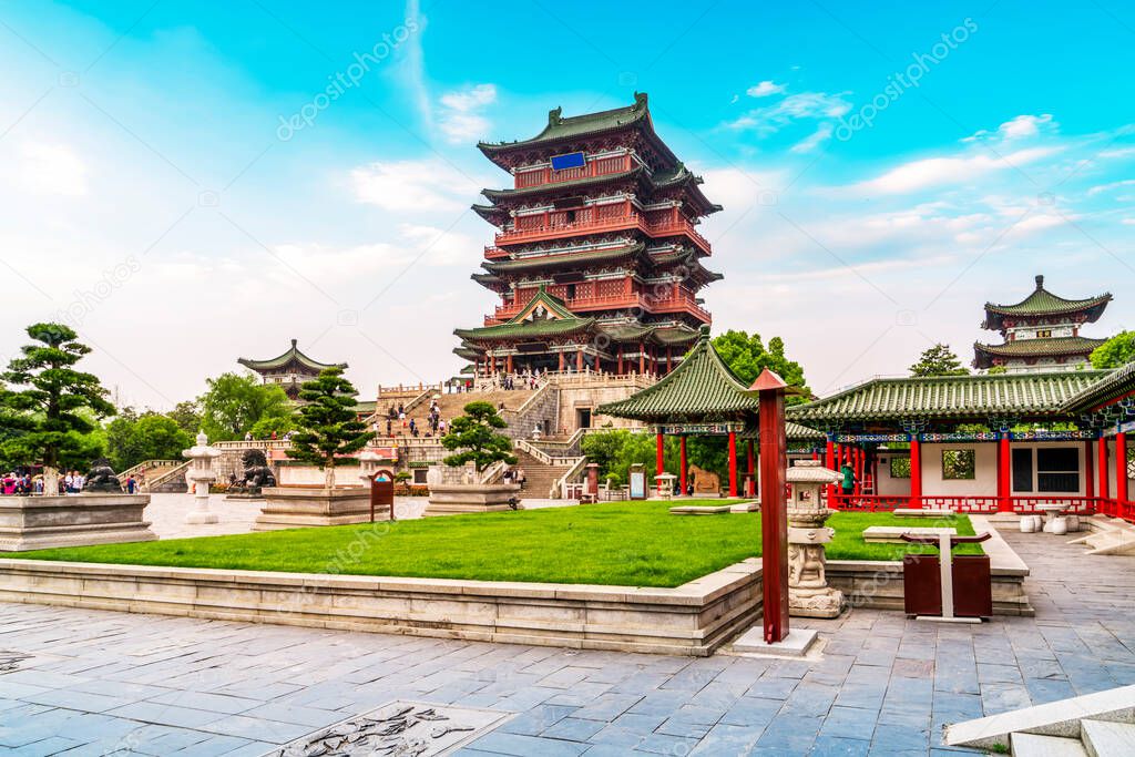 The ancient building next to the Lijiang River, Nanchang Tengwan