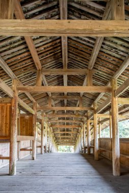 Zhejiang ilindeki Antik Taishun Lounge Köprüsü, Çin