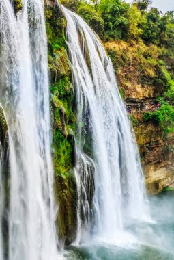 Guizho 'daki Huangguoshu şelalesinin doğal manzarası