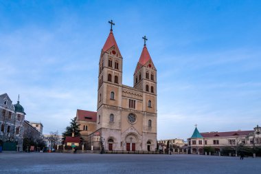 Qingdao 'nun ünlü Katolik Kilisesi.