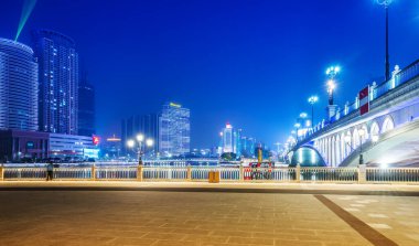 Ningbo şehir mimarisi gece manzarası