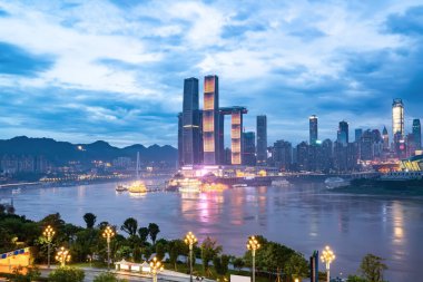 Chongqing, Çin 'deki Şehir Mimarisinin Nightscape Skyline' ı