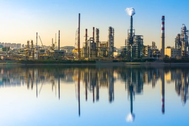 Modern petrokimya fabrikası ve üretim ekipmanları