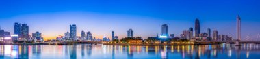Ningbo şehir mimarisi gece manzarası