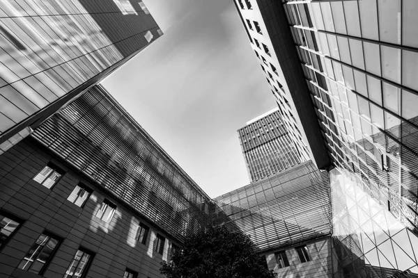 Assalto Cidade Arquitetura Moderna Edifício Escritórios — Fotografia de Stock