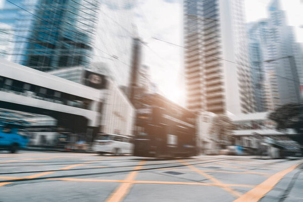 Нечеткие городские улицы и пешеходы в Центральном Гонконге
