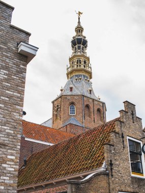 tipik du arasında Zierikzee merkezinde kilise görünümü