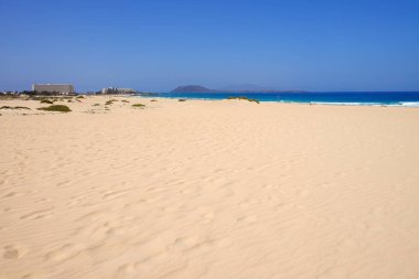 Ulusal Park Corralejo, Fuerteventura kum tepeleri ve plaj.
