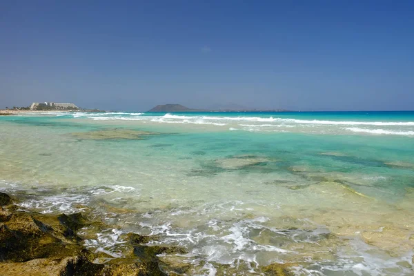 Strand Corralejo auf Fuerteventura, Kanarische Inseln. — Stockfoto