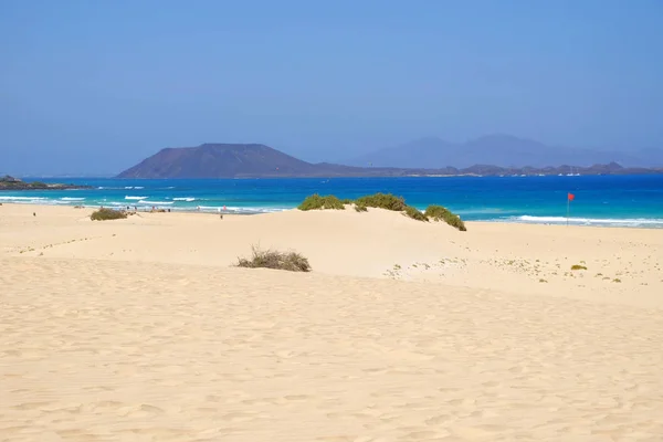 Pláž Corralejo on Fuerteventura, Kanárské ostrovy. — Stock fotografie