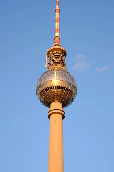 TV-tornet på Alexanderplatz i Berlin, Tyskland. — Stockfoto