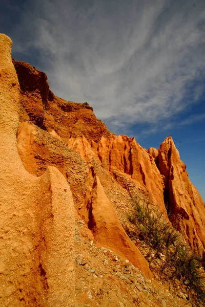 Rochas vermelhas na Praia da Falésia - Praia da Falésia no Algarve, Pó — Fotografia de Stock