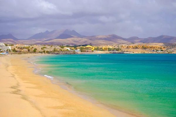 Pláž Costa Calma na Fuerteventuře, Kanárské ostrovy. — Stock fotografie