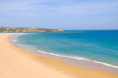 Algarve, Portekiz'deki Portimao plajında manzara.