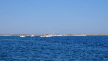 Tevira, Algarve, Portekiz'deki lagün manzarası.