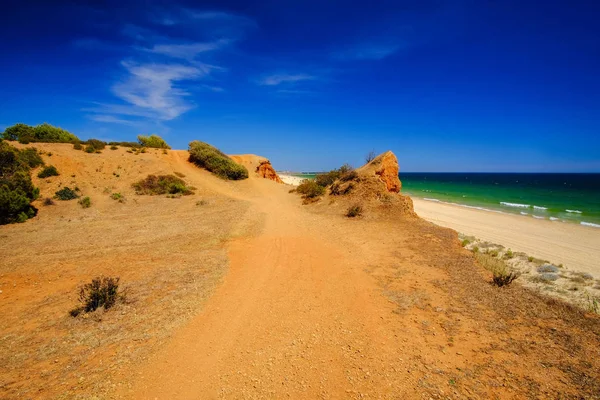 Θέα στην όμορφη παραλία Praia da Ρόχα Baixinha Nascente. Al — Φωτογραφία Αρχείου