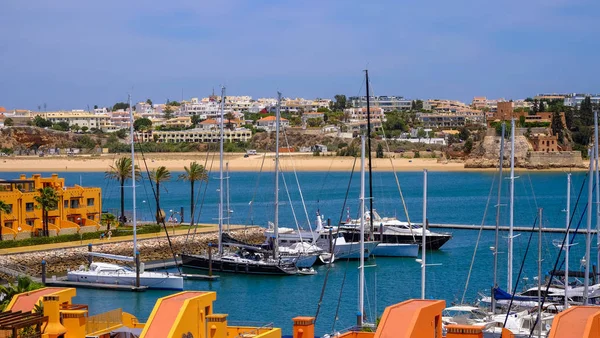 PORTIMAO, PORTUGAL - MAI 24, 2019 : Vue sur zone résidentielle de — Photo