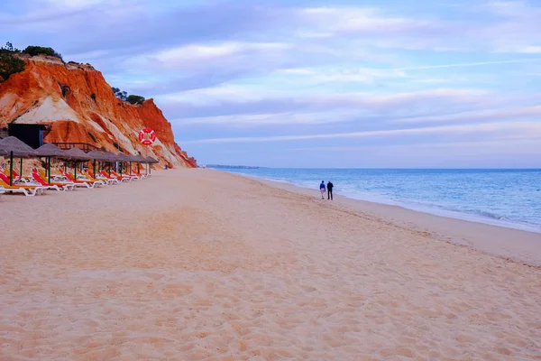 FALÉSIA, ALGARVE, PORTUGAL - MAI 25, 2019: Vista sobre a praia Pra — Fotografia de Stock