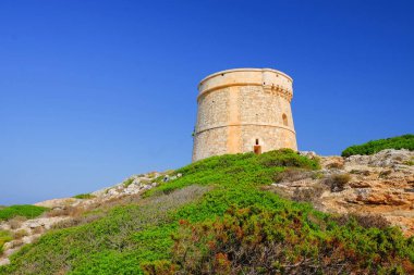 Menorca 'daki Savunma Kulesi' ne bakın..
