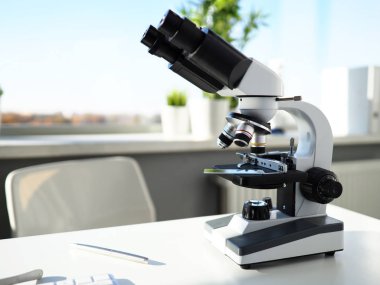 Bilimsel dürbün görünümü Büyüteç Üniversitesi nano Laboratuvarı