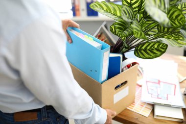 Ekonomik durgunluk sırasında işadamı kovuldu