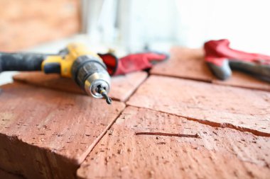 Onarım için elektronik alet