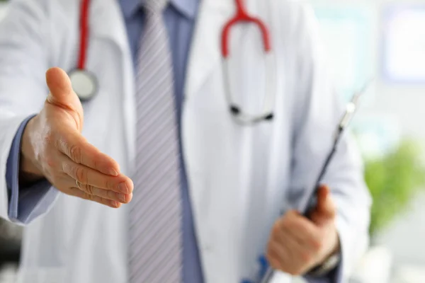 Médico pronto para examinar paciente — Fotografia de Stock