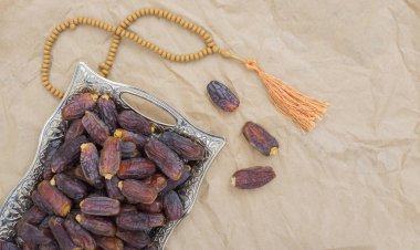 hurma meyve tespih ile