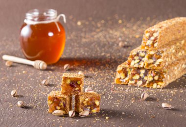 tukish sevinçle bal ve susam