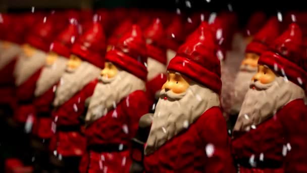 Babbo Natale Neve Con Messaggio Buon Natale Sul Nastro Rosso — Video Stock