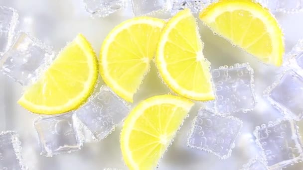 レモンスライスと氷の背景 — ストック動画