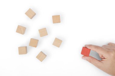 el blok grubundan kırmızı blok seçer