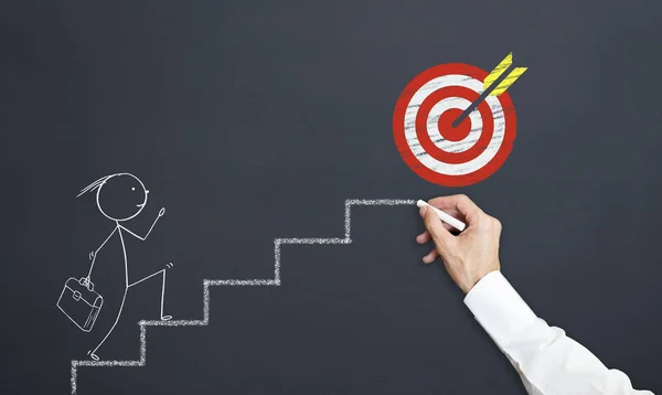 adam hedefe doğru ilerlerken merdiven çiziyor. destek kavramı