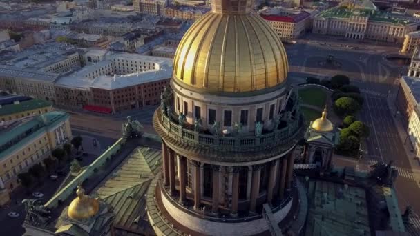 鸟瞰。圣彼得堡。伊萨基耶夫广场, 伊萨基耶夫斯基大教堂. — 图库视频影像